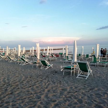 New Luxury 2Bdr Terrace, Views, Ac Apartman Marina di Carrara Kültér fotó